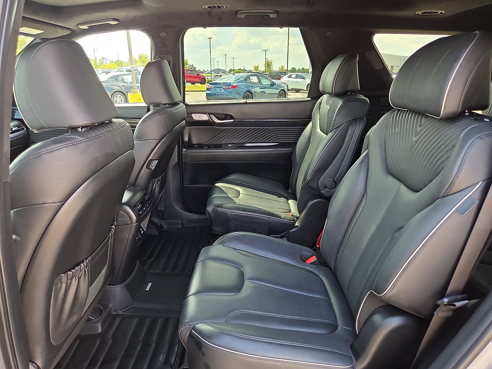 Used 2025 Hyundai Palisade Calligraphy AWD/4WD image 11