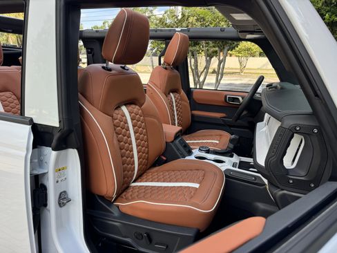 Used 2025 Ford Bronco Outer Banks AWD/4WD image 35