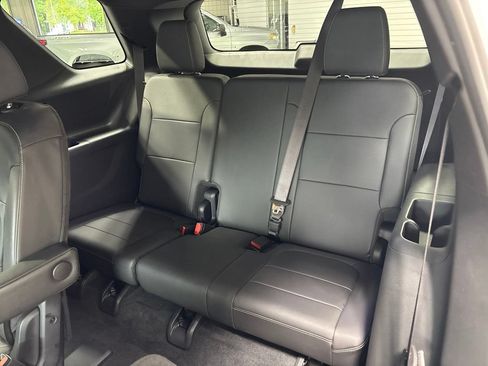 Used 2023 Chevrolet Traverse LT w/ LT Premium Package AWD/4WD image 47
