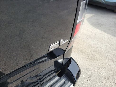 Used 2024 Nissan Frontier SL w/ Technology Package image 7