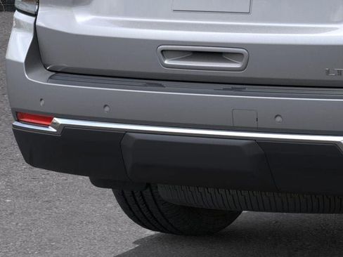 New 2026 Chevrolet Suburban LT image 14