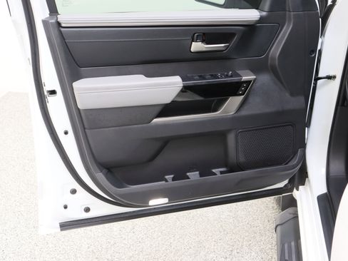 Used 2024 Toyota Tundra Limited image 12