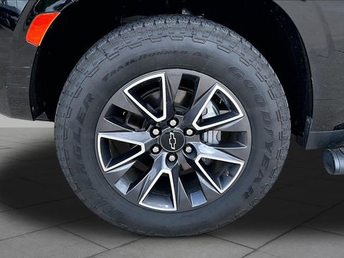Used 2021 Chevrolet Tahoe Z71 w/ Z71 Signature Package AWD/4WD image 11
