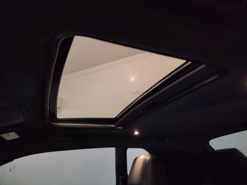 Used 2016 Dodge Challenger SRT Hellcat image 14