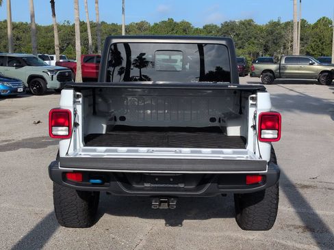 Used 2023 Jeep Gladiator Sport AWD/4WD image 12