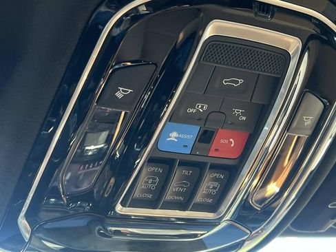 Used 2022 Jeep Grand Cherokee L Summit AWD/4WD image 31