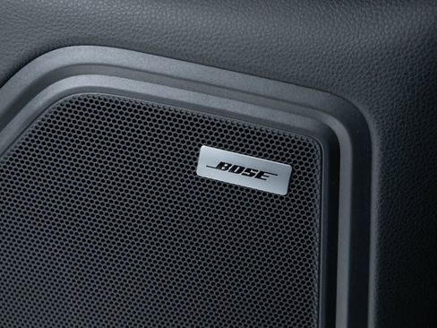 Certified 2026 Porsche Macan AWD/4WD image 34