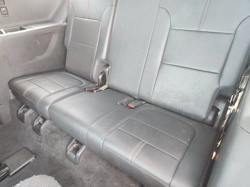 Used 2022 Chevrolet Traverse RS FWD image 31