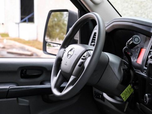 Used 2019 Nissan NV 2500 SV w/ Navigation Package image 11