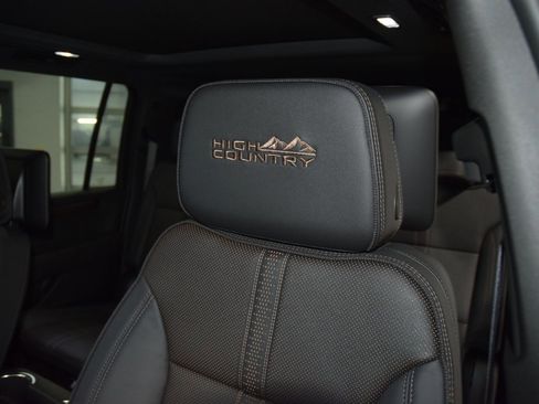 New 2026 Chevrolet Suburban High Country image 41