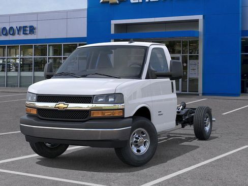 New 2025 Chevrolet Express 3500 w/ Power Convenience Package image 6
