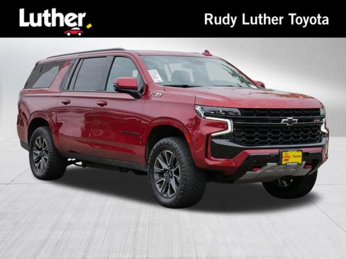 Used 2023 Chevrolet Suburban Z71 w/ Z71 Off-Road Package AWD/4WD image 1