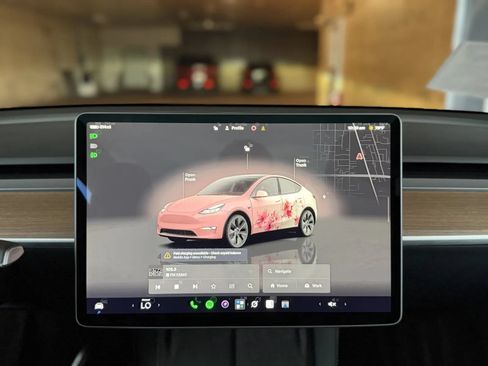 Used 2024 Tesla Model Y Long Range AWD/4WD image 29