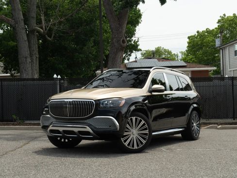 Used 2023 Mercedes-Benz Maybach GLS 600 4MATIC image 3