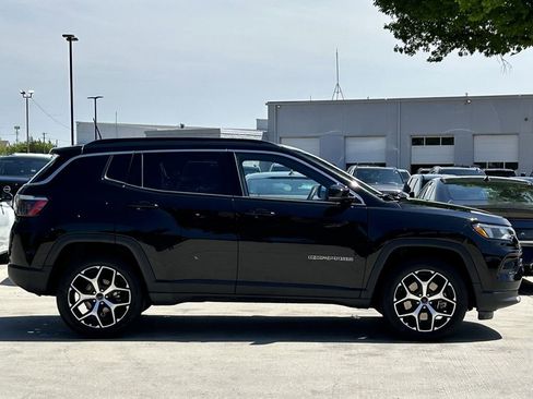 Used 2025 Jeep Compass Limited image 3