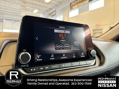 Certified 2022 Nissan Rogue SV image 6