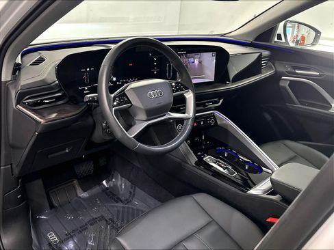 Certified 2025 Audi Q5 Premium AWD/4WD image 16