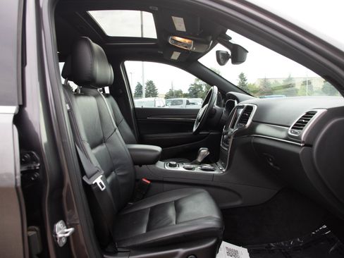 Used 2018 Jeep Grand Cherokee Limited AWD/4WD image 13