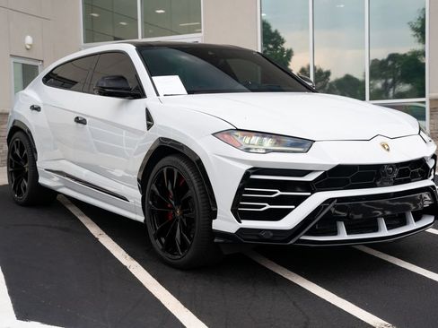 Used 2022 Lamborghini Urus AWD/4WD image 8