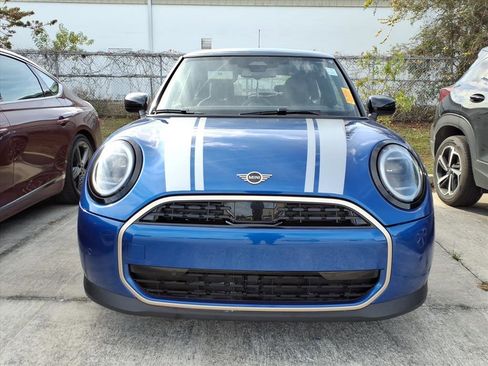 Used 2025 MINI Cooper 2-Door Hardtop image 2