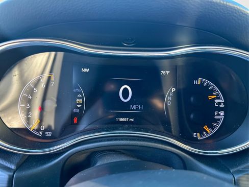 Used 2021 Jeep Grand Cherokee Laredo X image 15