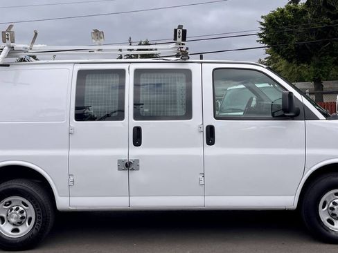 Used 2014 Chevrolet Express 2500 RWD image 5