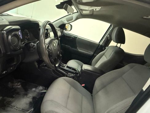 Used 2019 Toyota Tacoma SR w/ SR Convenience Package image 16