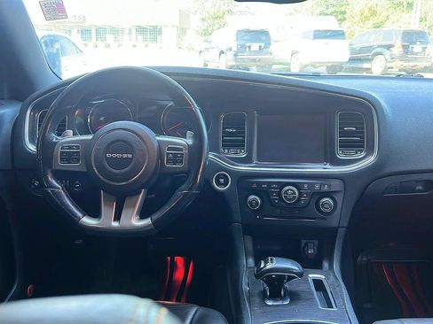Used 2014 Dodge Charger SXT RWD image 12