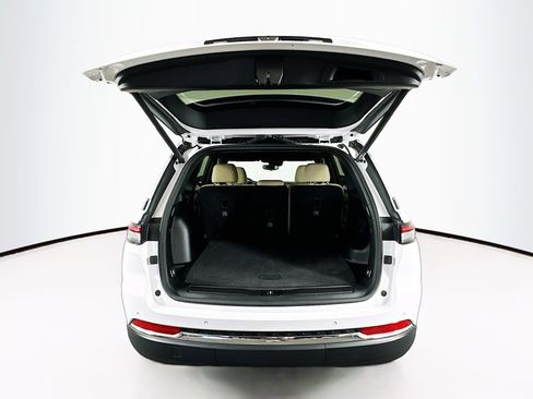 Used 2023 Jeep Grand Cherokee Limited image 29