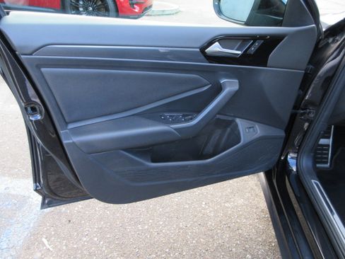 Used 2019 Volkswagen Jetta GLI image 6