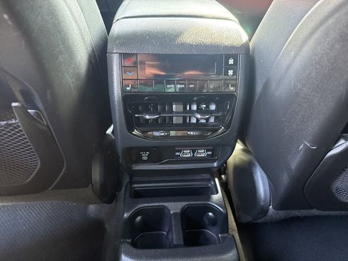 Used 2024 Jeep Grand Cherokee L Limited w/ Luxury Tech Group II image 18