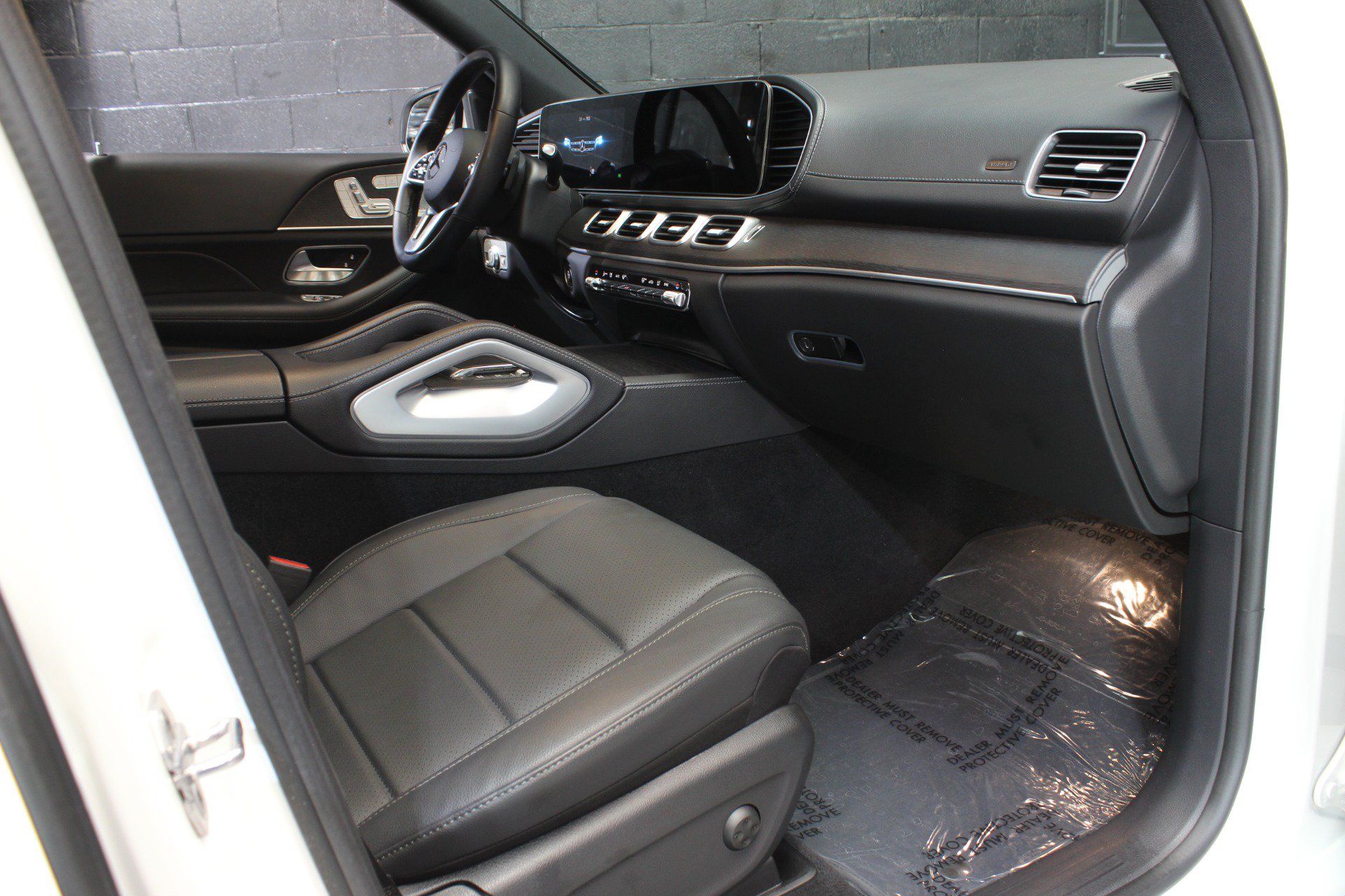 Used 2023 Mercedes-Benz GLS 450 4MATIC image 51