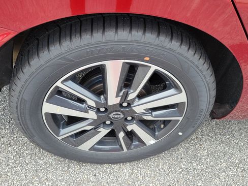Used 2025 Nissan Versa SV FWD image 7