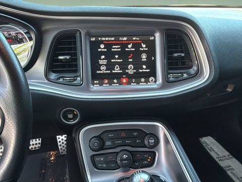 Used 2022 Dodge Challenger R/T Scat Pack RWD image 23