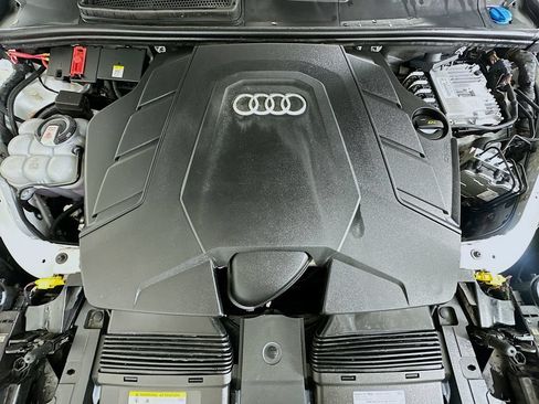 Used 2022 Audi Q7 3.0T Premium Plus w/ Premium Plus Package AWD/4WD image 33
