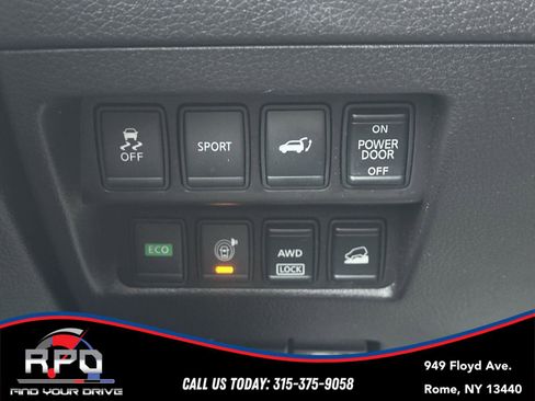 Used 2016 Nissan Rogue SL w/ SL Premium Package image 31