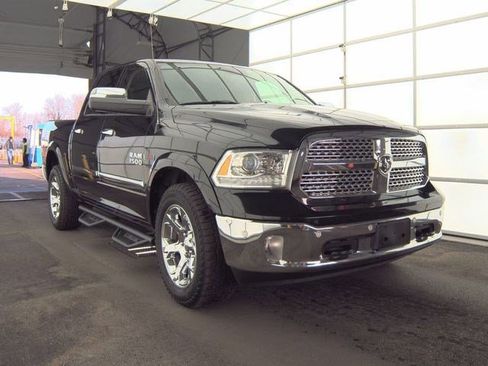 Used 2018 RAM 1500 Laramie w/ Convenience Group AWD/4WD image 6
