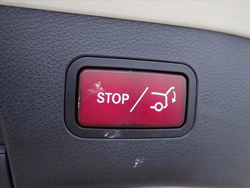 Used 2018 Mercedes-Benz GLA 250 4MATIC image 9