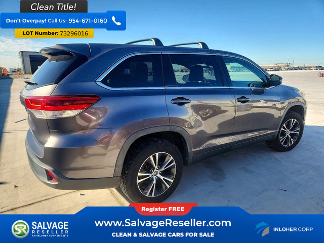 Used 2019 Toyota Highlander LE FWD image 4
