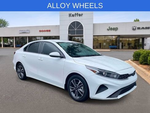 Used 2024 Kia Forte LXS FWD image 2