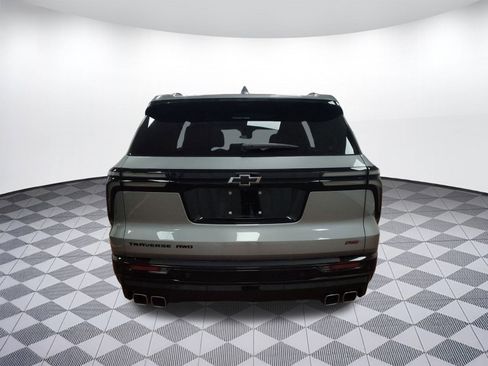 Used 2024 Chevrolet Traverse RS image 7
