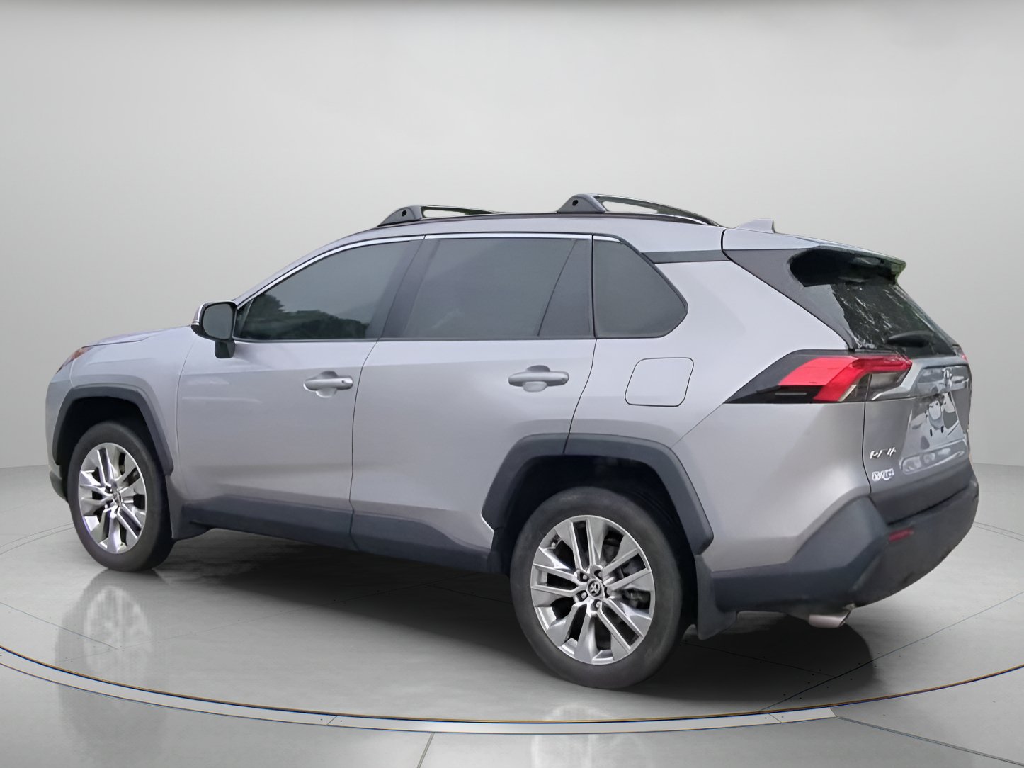 Used 2025 Toyota RAV4 XLE Premium w/ Weather Package FWD image 19
