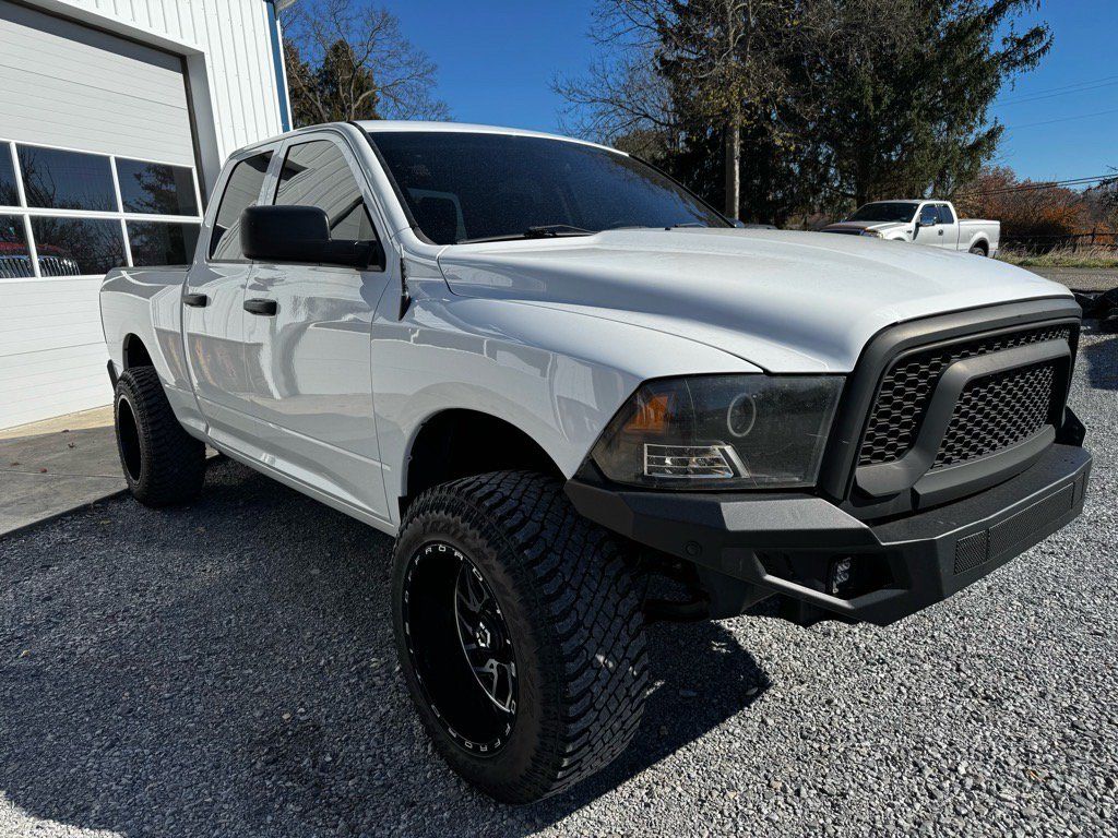 Used 2017 RAM 1500 Express w/ Express Value Package AWD/4WD image 3