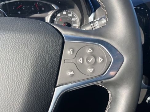 Used 2023 Chevrolet Traverse LT image 36