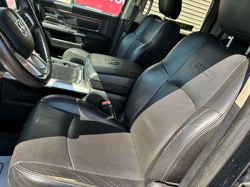 Used 2016 RAM 1500 Laramie AWD/4WD image 9