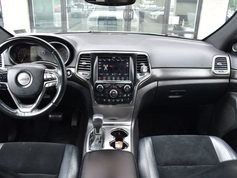 Used 2018 Jeep Grand Cherokee Altitude AWD/4WD image 26