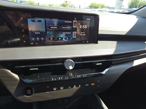 Certified 2025 Nissan Murano SV image 17