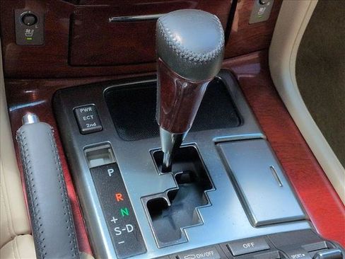 Used 2009 Lexus LX 570 4WD image 12