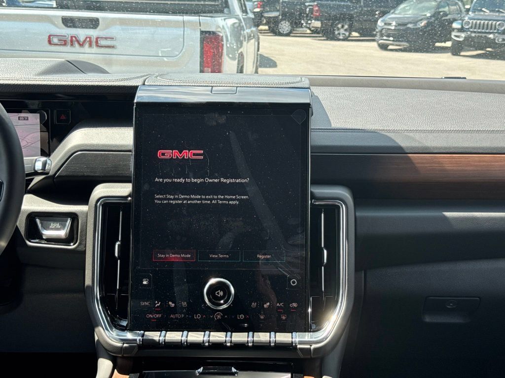 New 2026 GMC Yukon Denali w/ Sun & Power Step Package AWD/4WD image 23