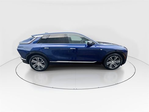 Used 2024 Cadillac Lyriq Luxury image 9